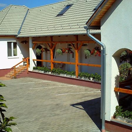 Polonia Apartman Leilighet Egerszalók Eksteriør bilde