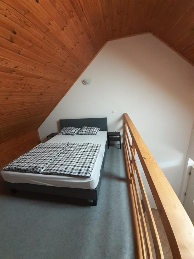 Polonia Apartman Leilighet Egerszalók Eksteriør bilde